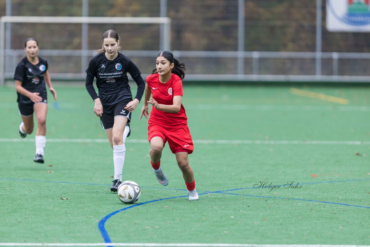 Bild 374 - wCJ VfL Pinneberg - Eimsbuettler TV : Ergebnis: 0:3